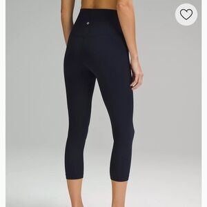 Lululemon Align 21” crop size 12 Navy